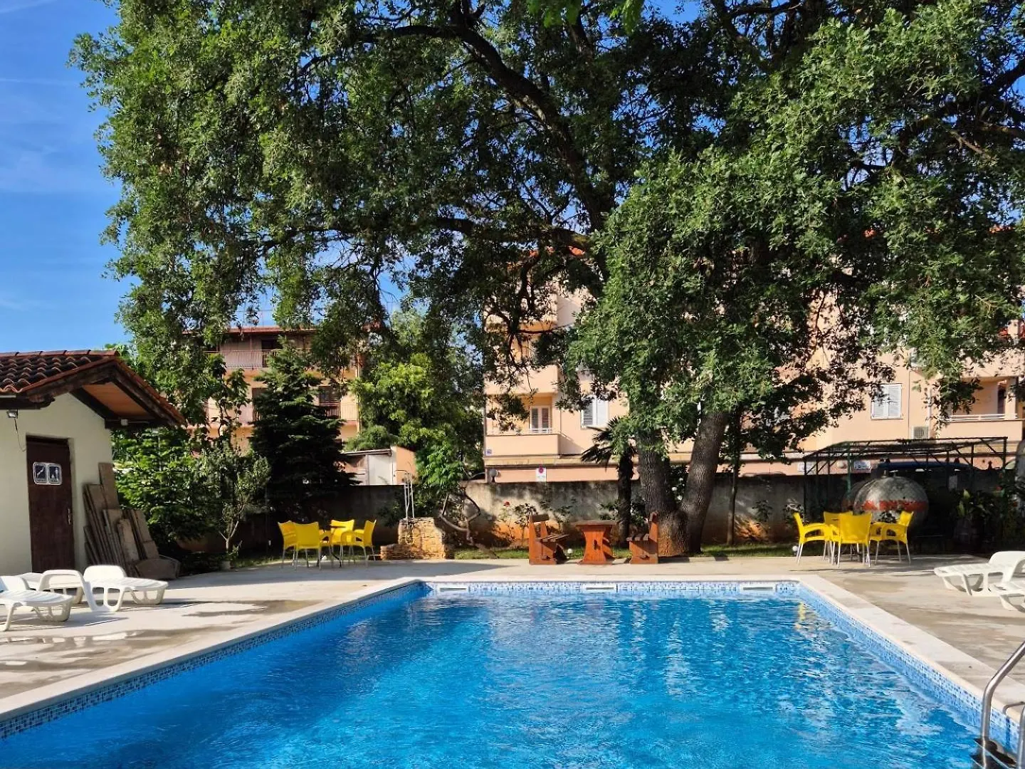 Bed & Breakfast Biergarten Medulin Croatia